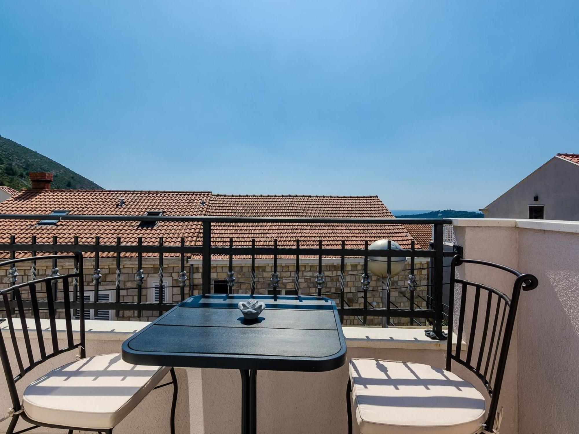 Apartments Life - Two Bedroom Apartment With Balcony And Sea View Dubrovnik Exterior photo