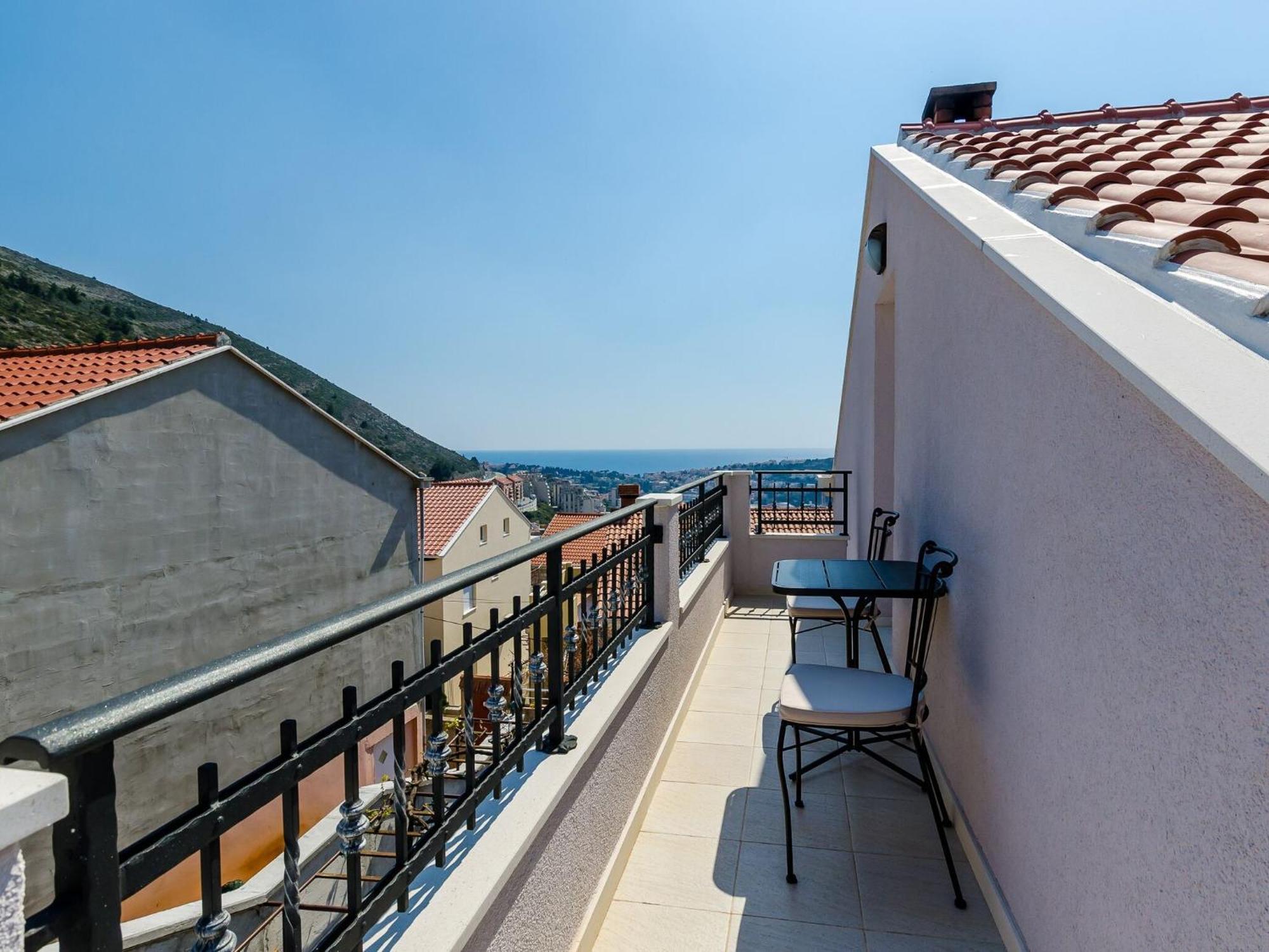 Apartments Life - Two Bedroom Apartment With Balcony And Sea View Dubrovnik Exterior photo